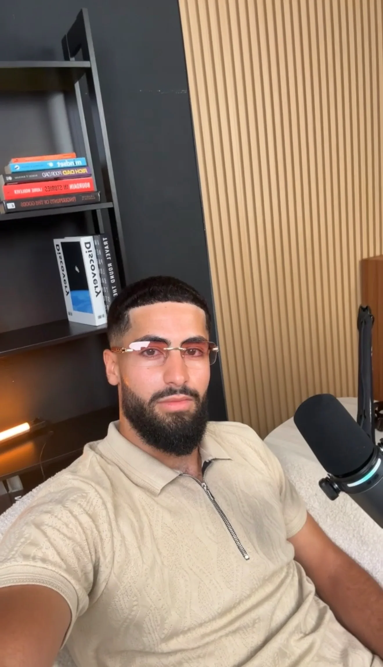 The founder of Liquidity Hunters at his desk